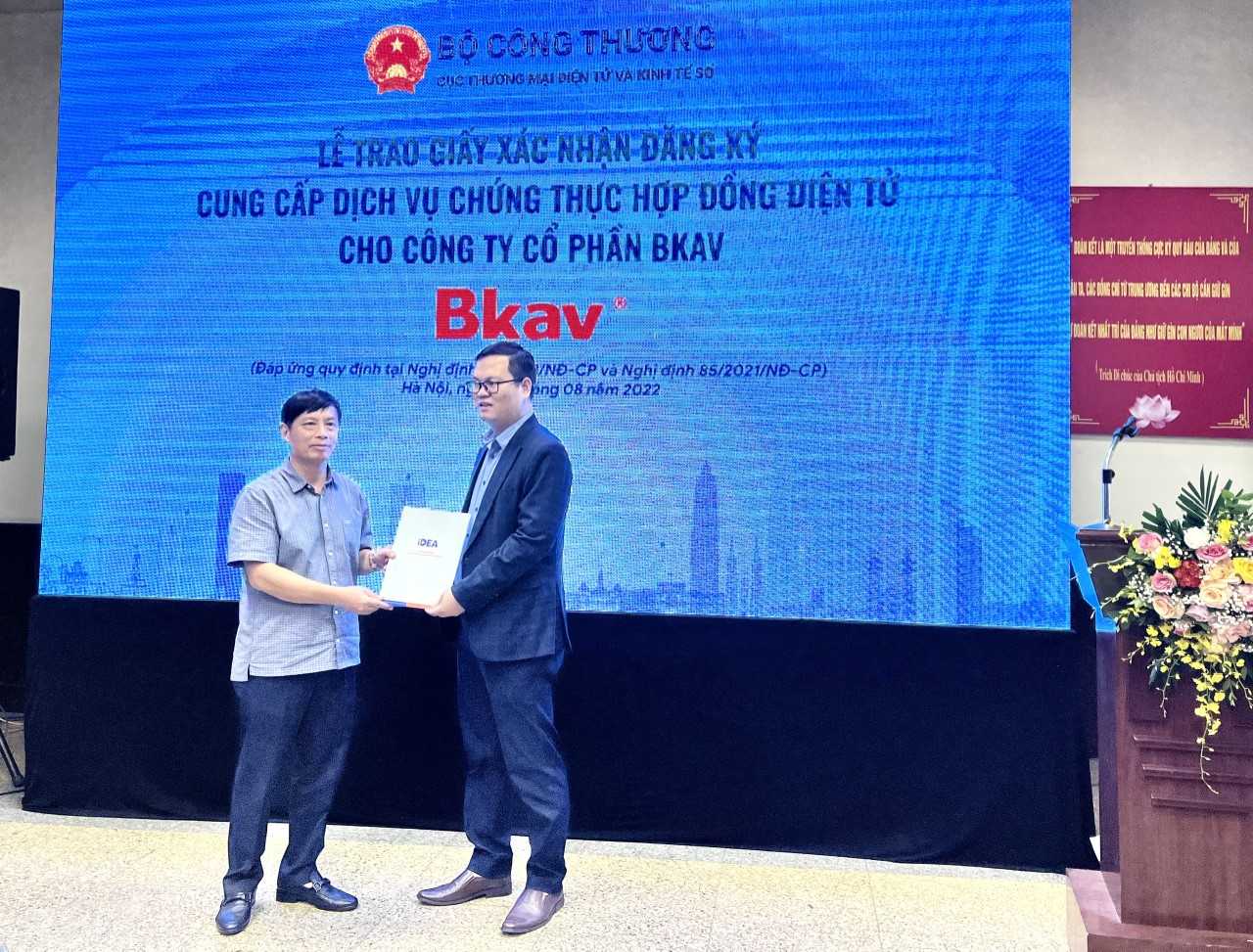 Hợp đồng điện tử - eContract Bkav đã được Bộ Công Thương Trao giấy xác nhận đăng ký cung cấp dịch vụ chứng thực hợp đồng điện tử